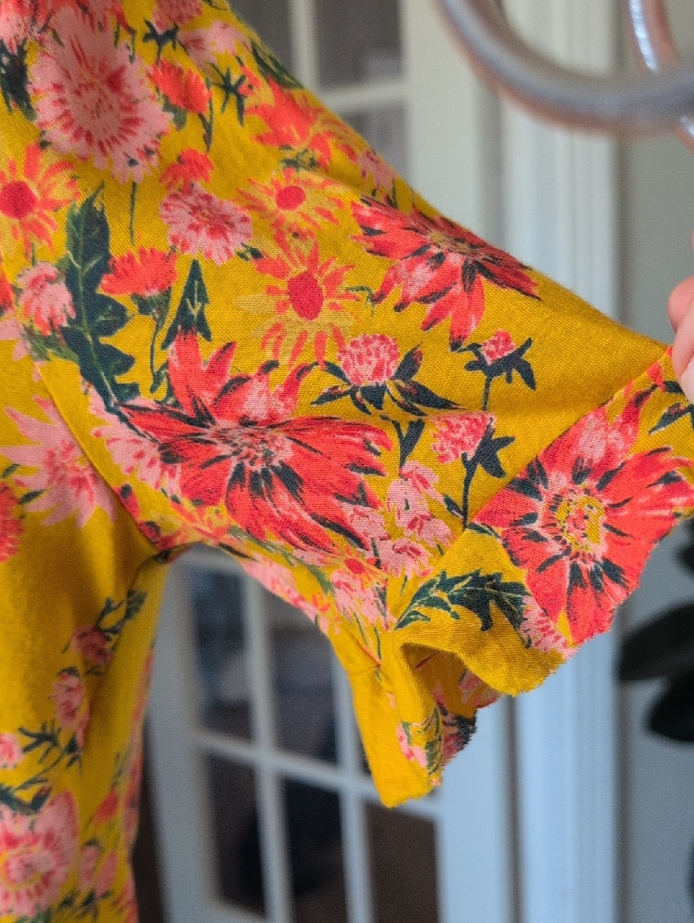 Urban Outfitters Floral Yellow Short-Sleeve Button Front Tie Top XS - Picture 3 of 9